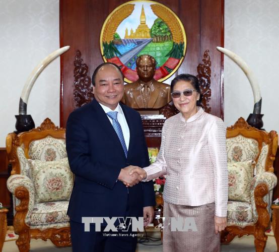 Thủ tướng Nguyễn Xuân Phúc hội kiến lãnh đạo Đảng, Nhà nước Lào ảnh 2